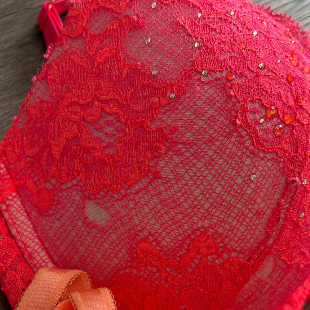 Victoria's Secret Y2K Lace Bra Set - hot Pink, Tan, pastel orange - Picture 2 of 6
